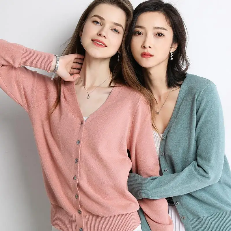 Women's White V-Neck Knitted Cardigan Large