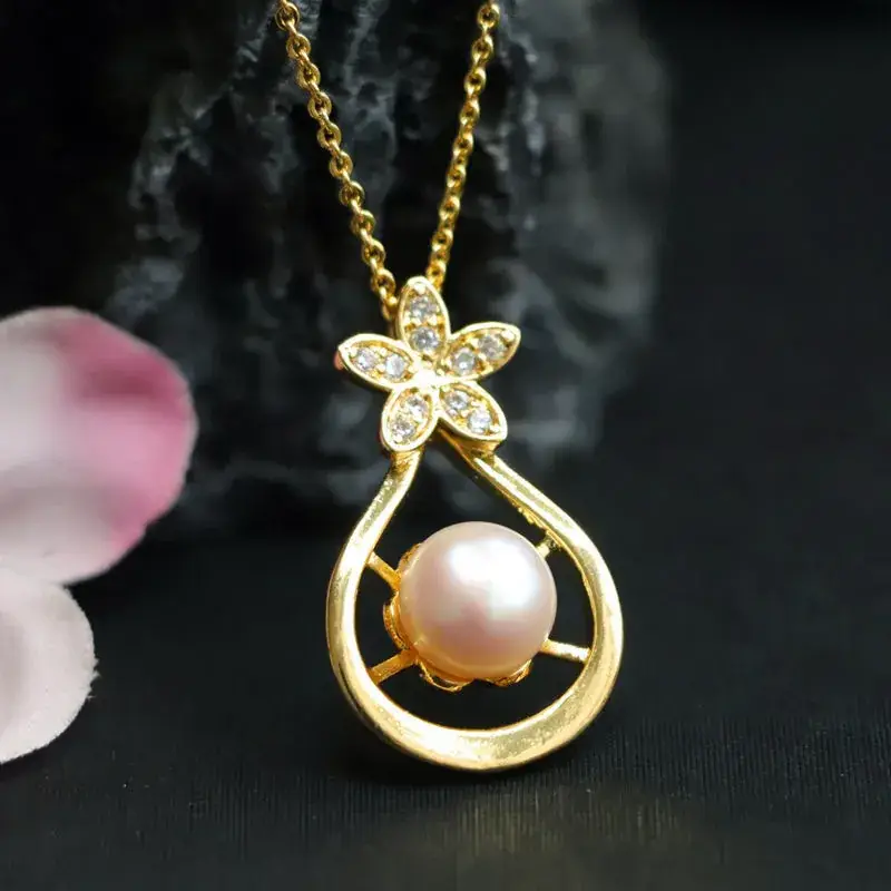 Guan Yu Pearl Flower Necklace Gold High Luster — feature 5