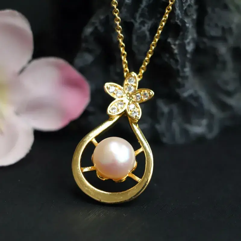 Guan Yu Pearl Flower Necklace Gold High Luster — feature 6
