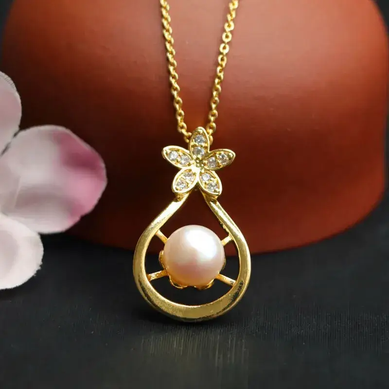 Guan Yu Pearl Flower Necklace Gold High Luster — feature 9