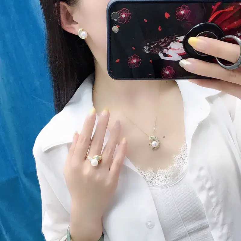 Women's Korean-style Pearl Necklace Set 8-9mm Lucky Leopard Head