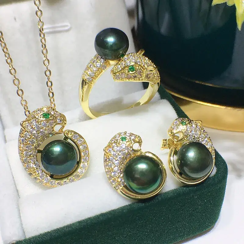 Women's Korean-style Pearl Necklace Set 8-9mm Lucky Leopard Head