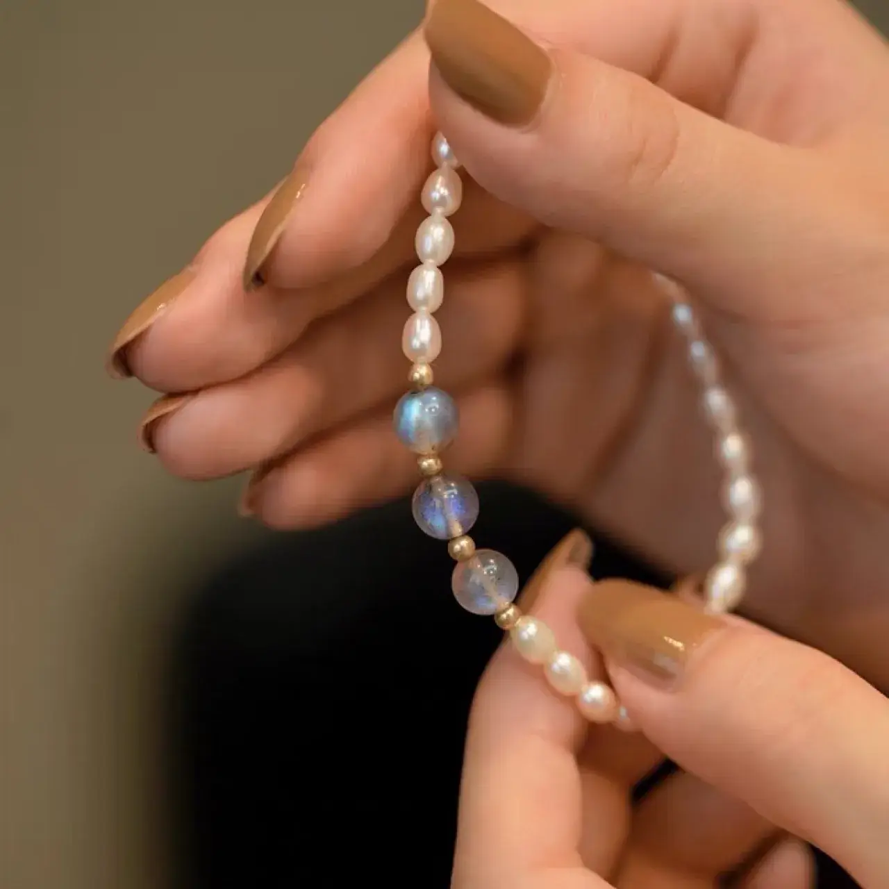 Pearl Bracelet with Blue Moonlight Design for Women - Image 4