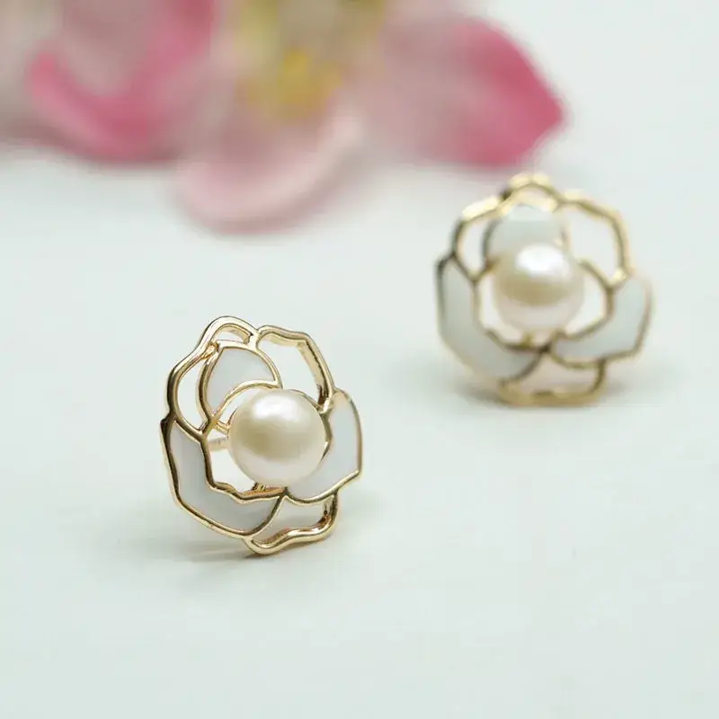 Guan Yu Pearl Rose Flower Stud Earrings Gold Plated