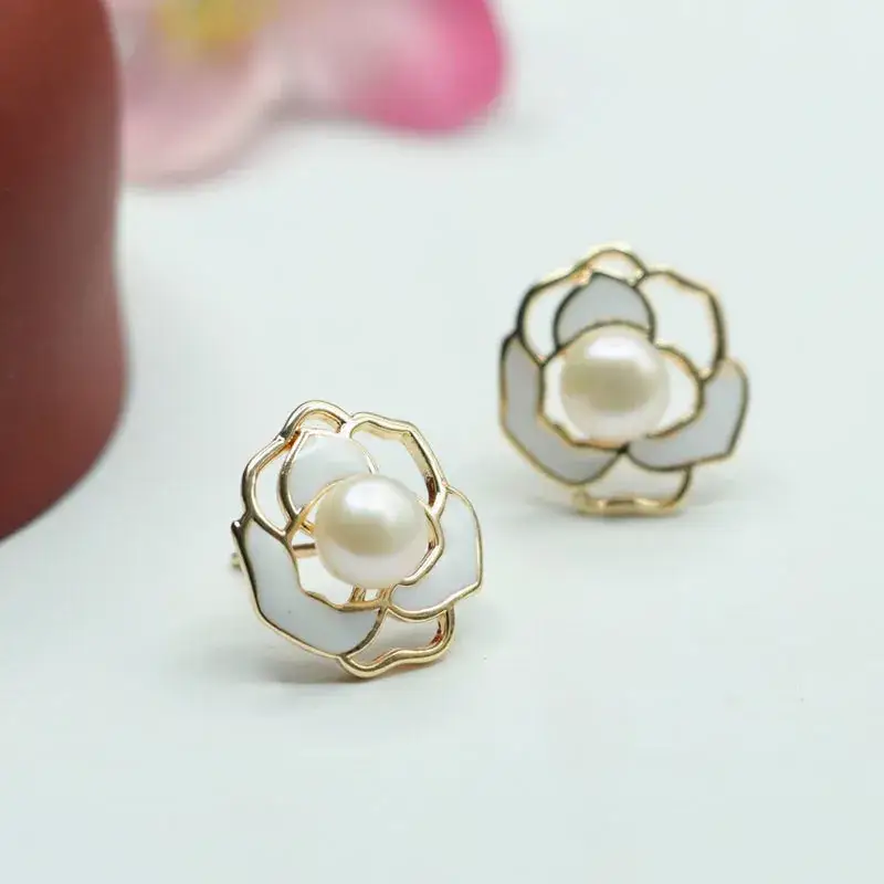 Guan Yu Pearl Rose Flower Stud Earrings Gold Plated — feature 6
