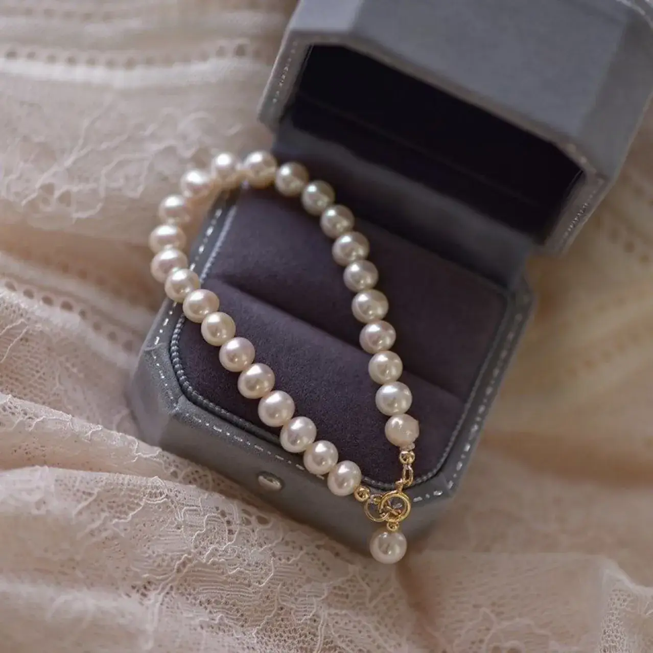 Women's Pearl Extended Chain Bracelet 6-7mm Gold Plated — feature 8