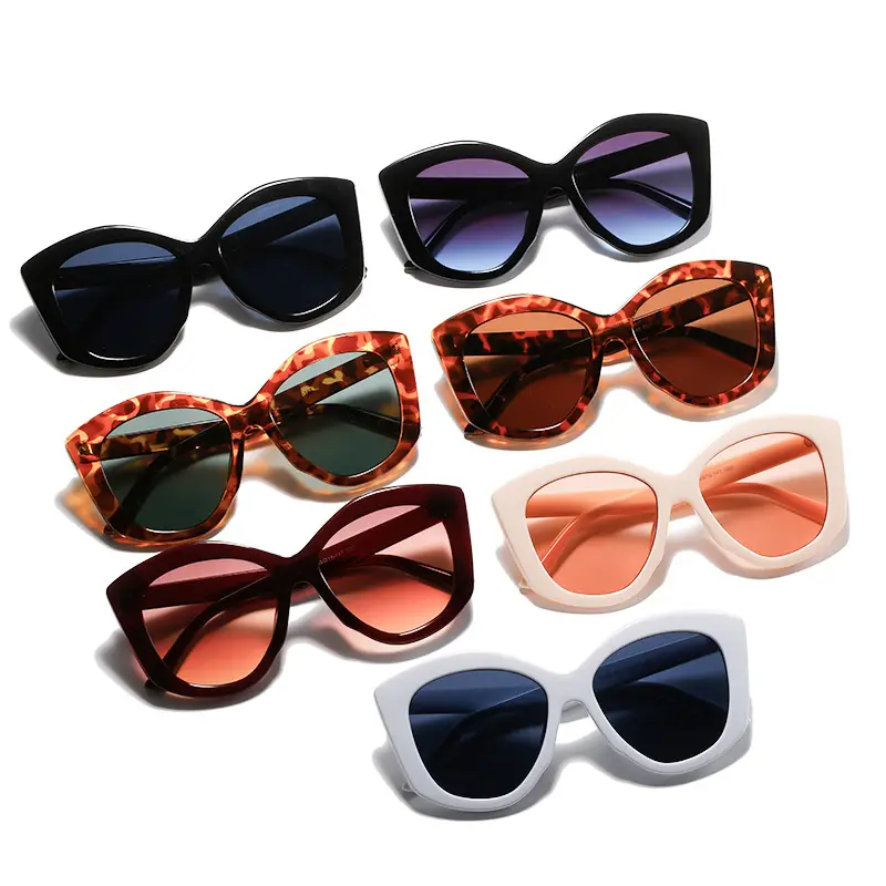 Black Cat-Eye Sunglasses with Gradient Lenses - Image 11