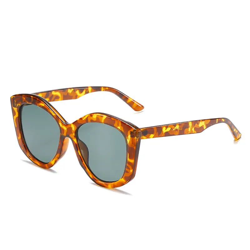 Black Cat-Eye Sunglasses with Gradient Lenses - Image 12
