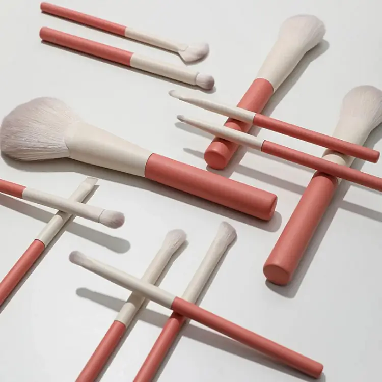12-Piece Makeup Brush Set for Blush, Eyeshadow, High Gloss & Powder - Image 7