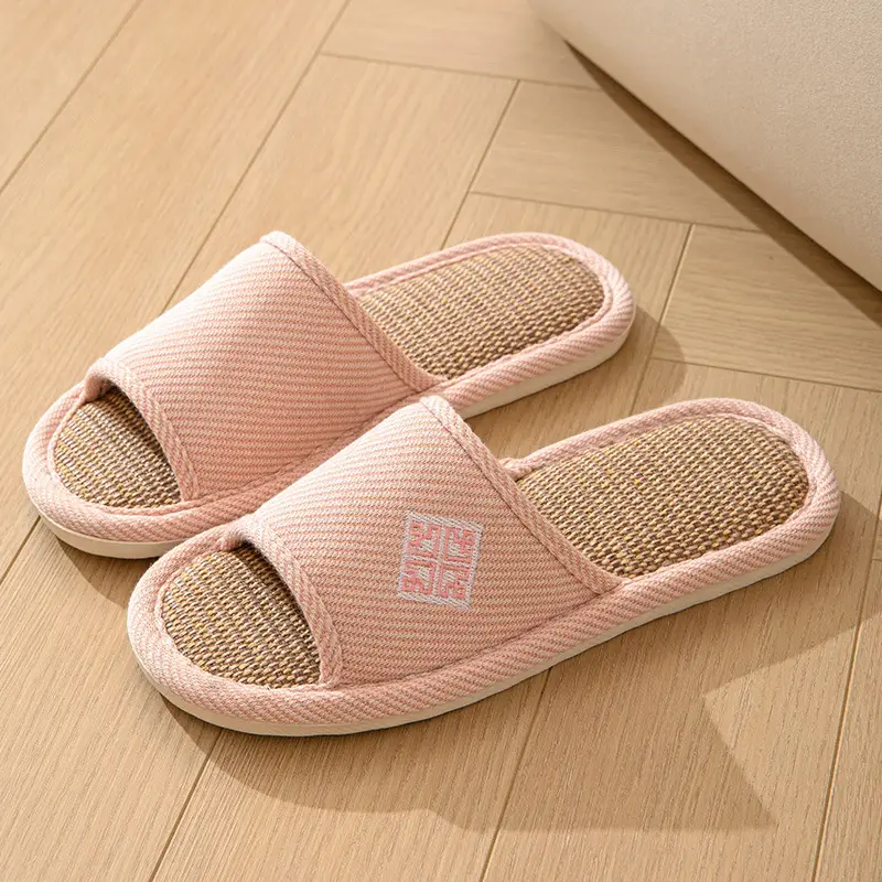 Chinese Style Fashionable Cotton Slippers for Women 2025 New Model Home Indoor Plush Fashionable Non-Slip Outdoor Warm Slippers for Men