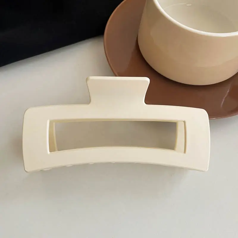 13CM white