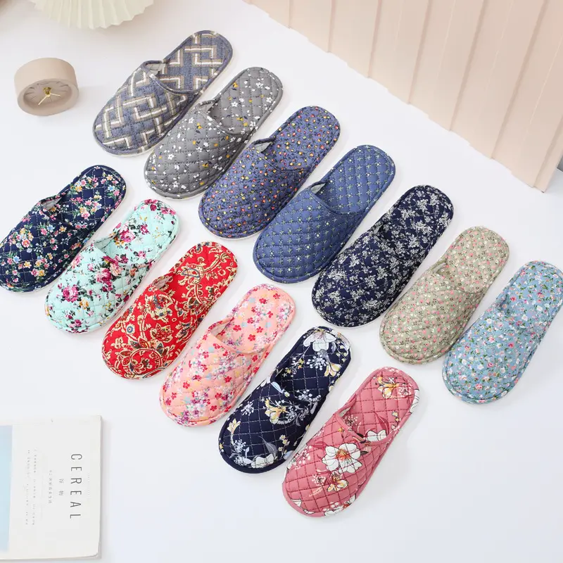 Spring and Autumn Floral Fabric Rubber-Soled Slippers for Home Indoor Use, Cotton Slippers for Winter, Closed-Toe, for Men and Women, Couples