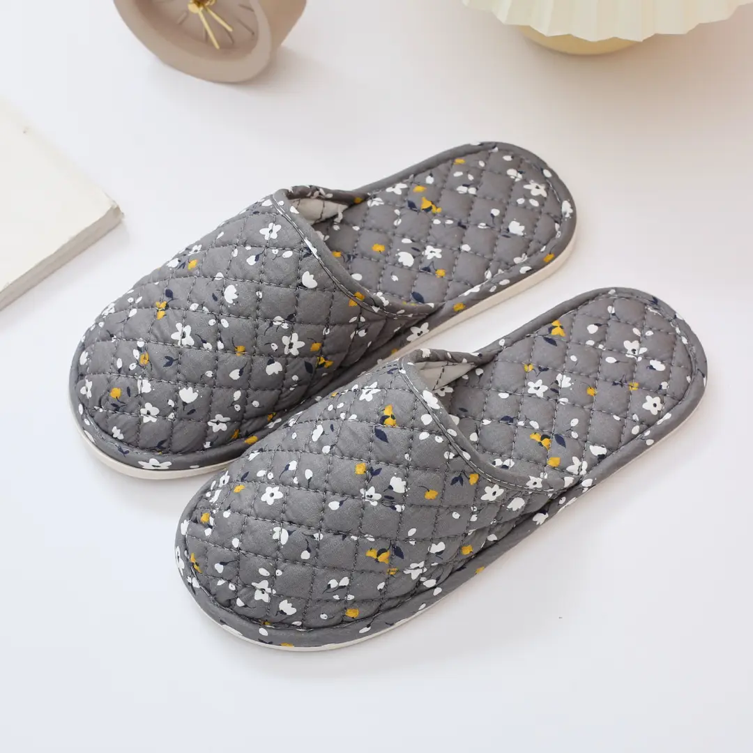 Spring and Autumn Floral Fabric Rubber-Soled Slippers for Home Indoor Use, Cotton Slippers for Winter, Closed-Toe, for Men and Women, Couples