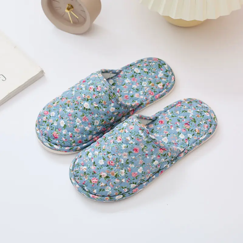 Spring and Autumn Floral Fabric Rubber-Soled Slippers for Home Indoor Use, Cotton Slippers for Winter, Closed-Toe, for Men and Women, Couples