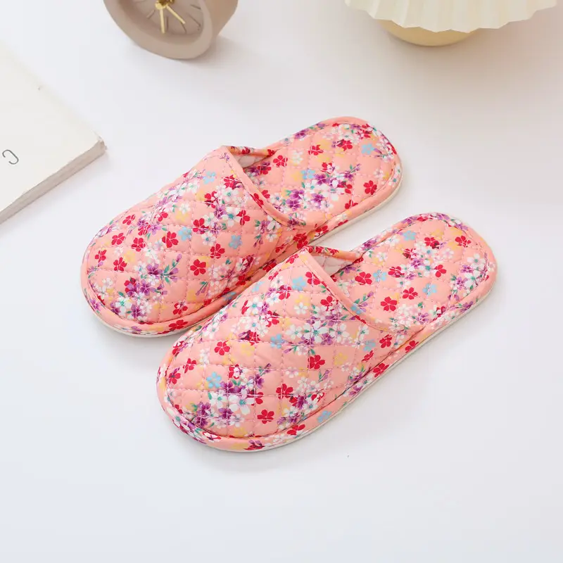 Spring and Autumn Floral Fabric Rubber-Soled Slippers for Home Indoor Use, Cotton Slippers for Winter, Closed-Toe, for Men and Women, Couples