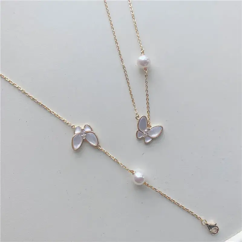 18K Gold Butterfly Pearl Necklace for Women - Image 4