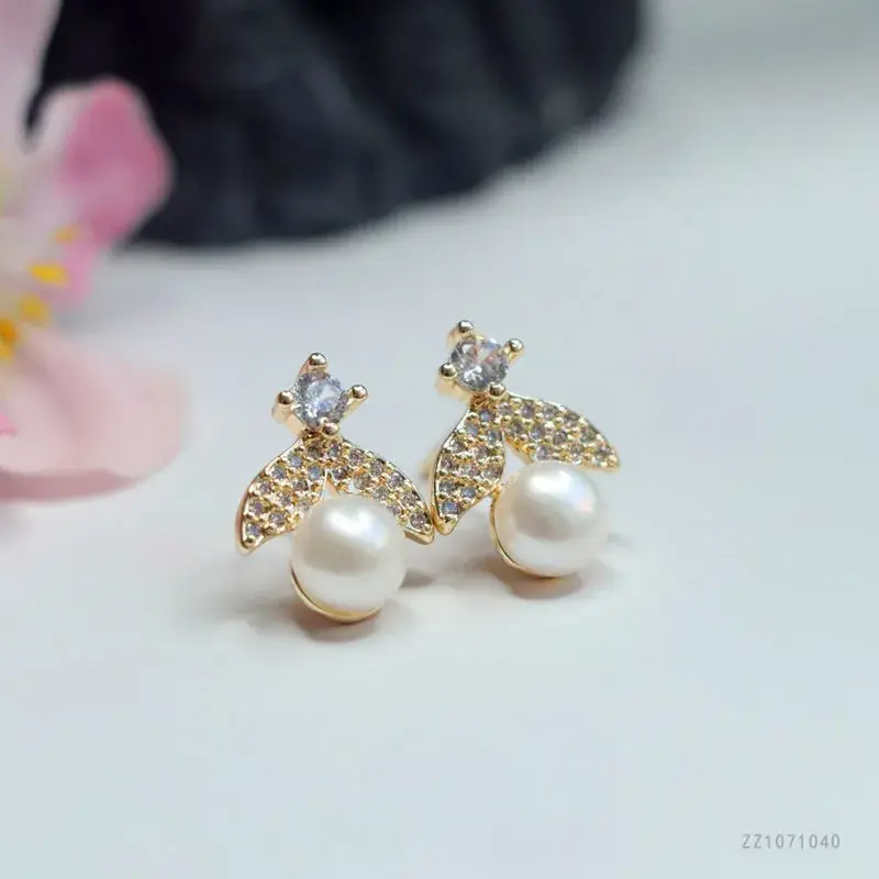 Flying Wings Pearl Earrings S925 Gold — feature 4