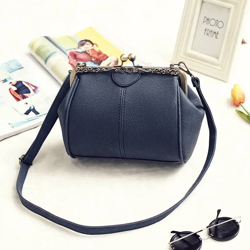 Black Korean Style Women's Shoulder Bag with Clip Buckle
