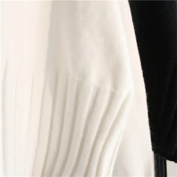 Women's White Pullover Turtleneck Sweater Set - Image 4