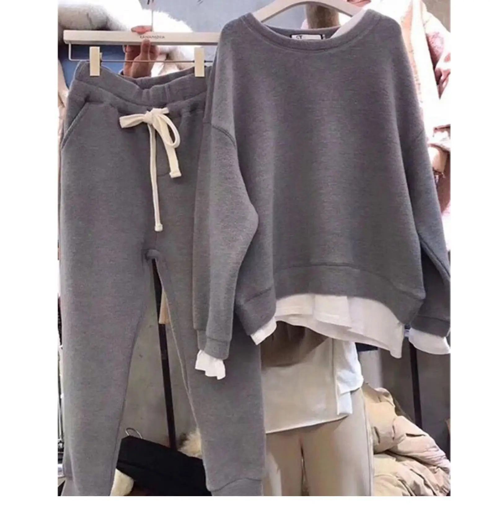 Grey Sweatshirt & Trousers Set for Women Winter — feature 2