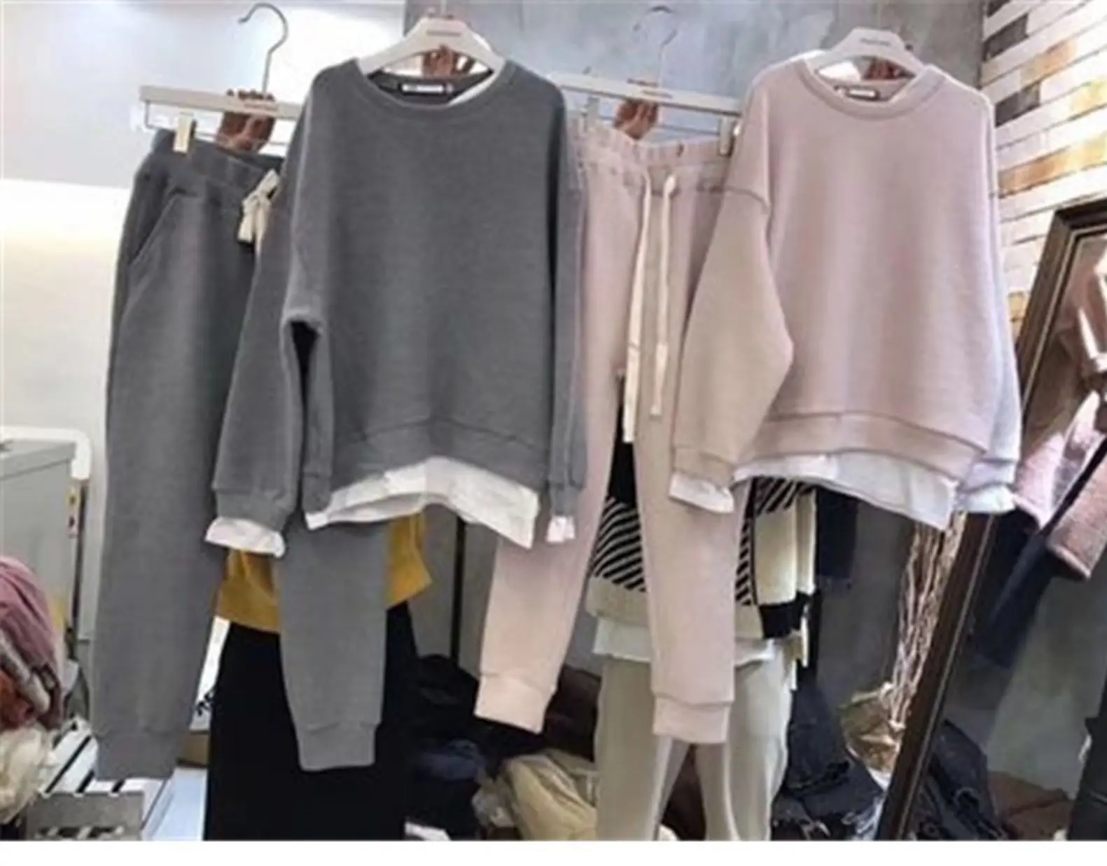 Grey Sweatshirt & Trousers Set for Women Winter — feature 4