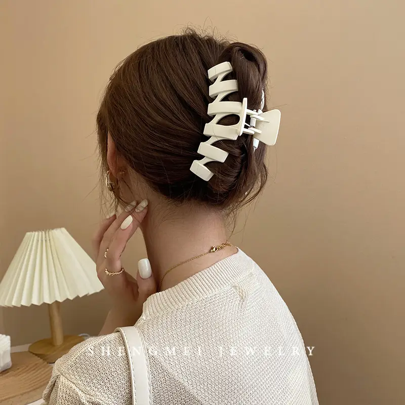 Japanese Korean Style Large Shark Clip Bath Grab Clip Women's Back of Head Clip Headwear - Image 9