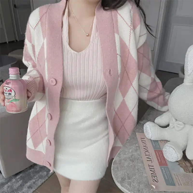 Women's Black White Diamond Mid-Length Cardigan Coat 2023 — feature 4