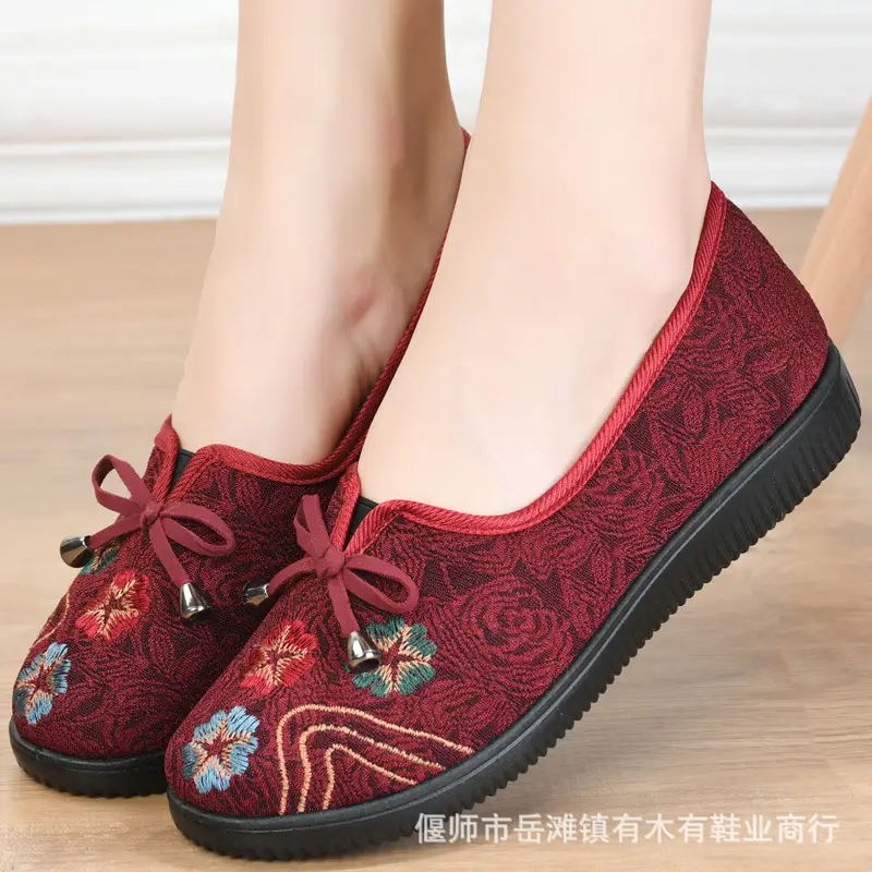 Old Beijing cloth shoes non-slip soft bottom old shoes women's slip-on old lady shoes Women's Flat milk shoes autumn mother shoes - Image 4