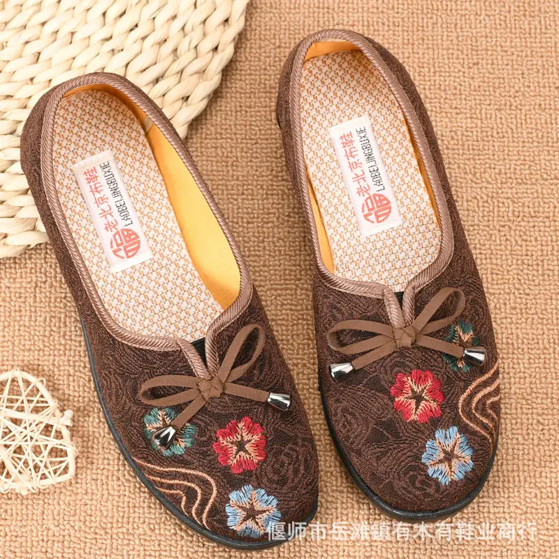 Old Beijing cloth shoes non-slip soft bottom old shoes women's slip-on old lady shoes Women's Flat milk shoes autumn mother shoes - Image 6