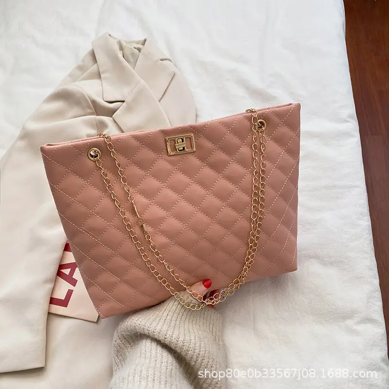 White Korean Style Women's Shoulder Bag with Gold Chain - Image 5
