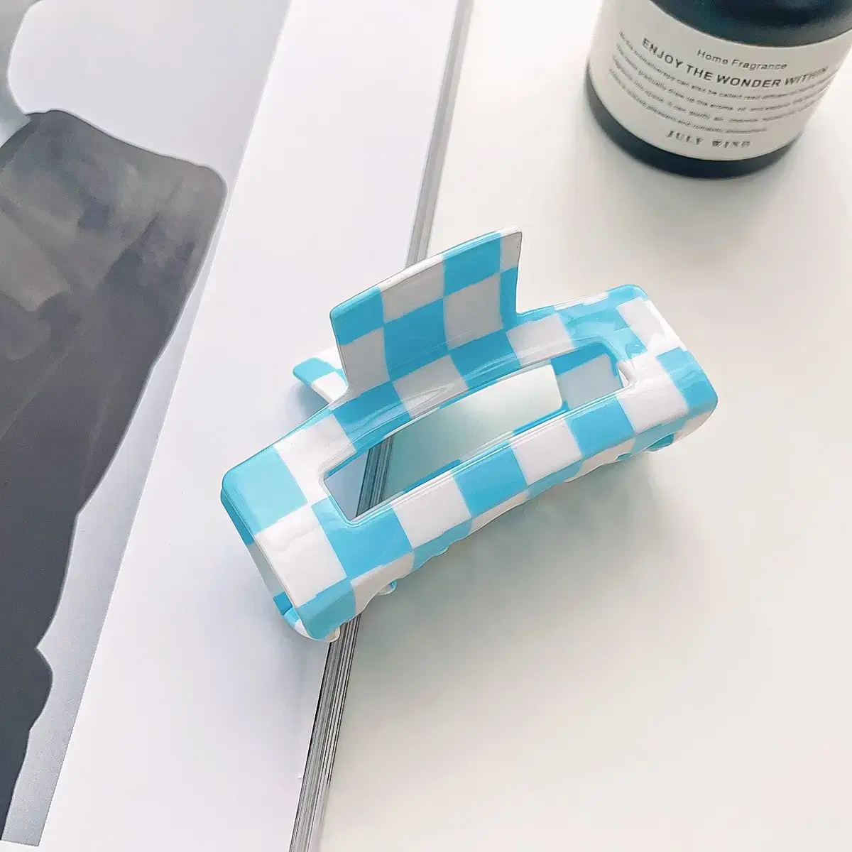Cross Checkerboard Hair Grab Clip with Acrylic Finish - Image 2