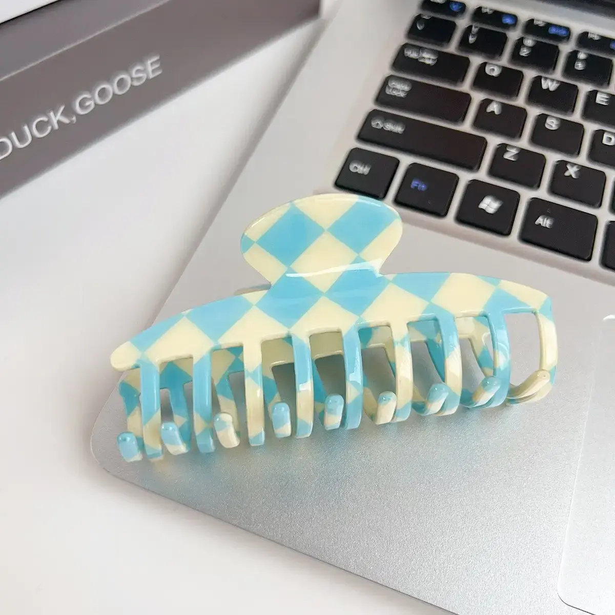 Cross Checkerboard Hair Grab Clip with Acrylic Finish - Image 21