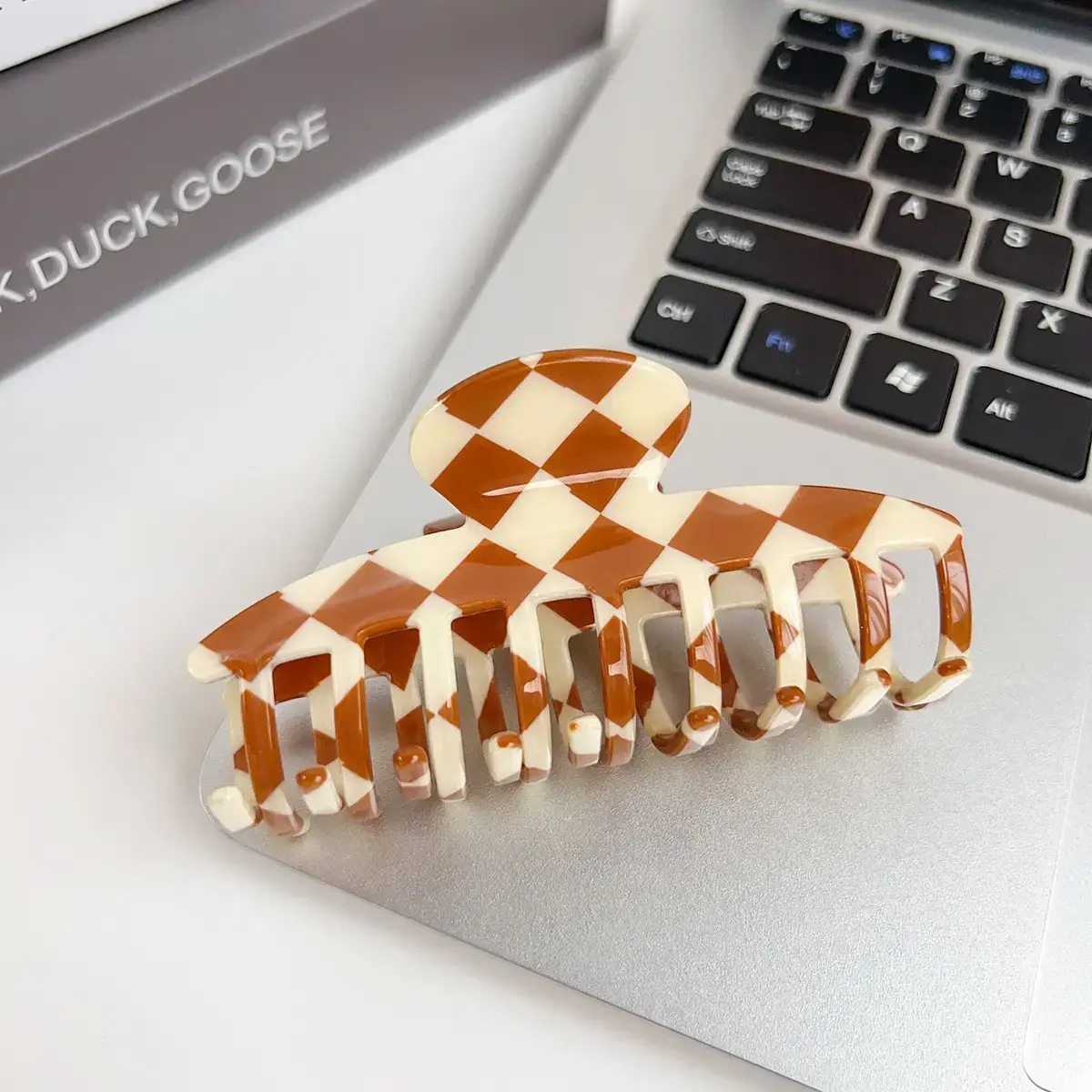 Cross Checkerboard Hair Grab Clip with Acrylic Finish - Image 24