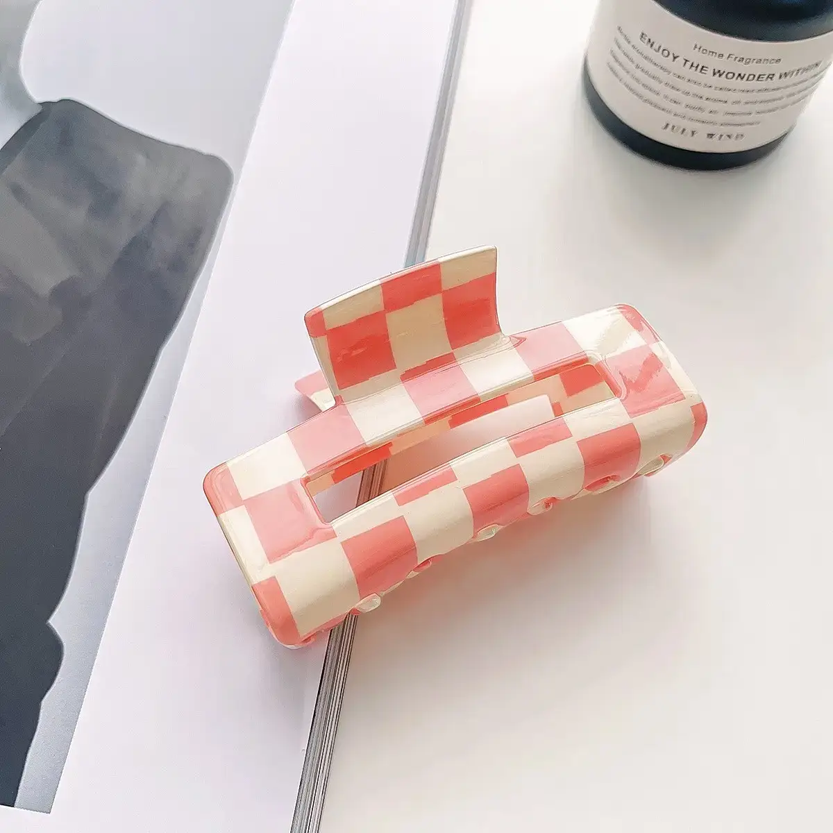 Cross Checkerboard Hair Grab Clip with Acrylic Finish - Image 3