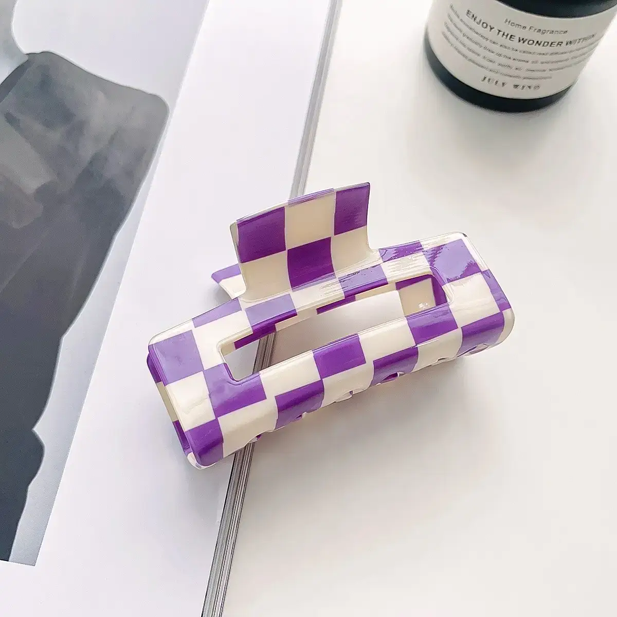 Cross Checkerboard Hair Grab Clip with Acrylic Finish - Image 5