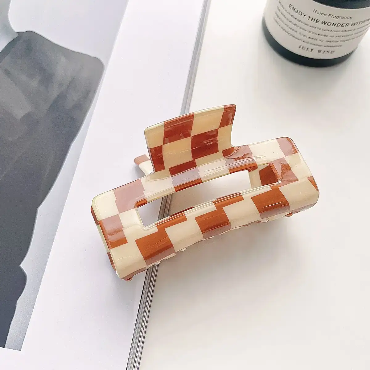 Cross Checkerboard Hair Grab Clip with Acrylic Finish - Image 6