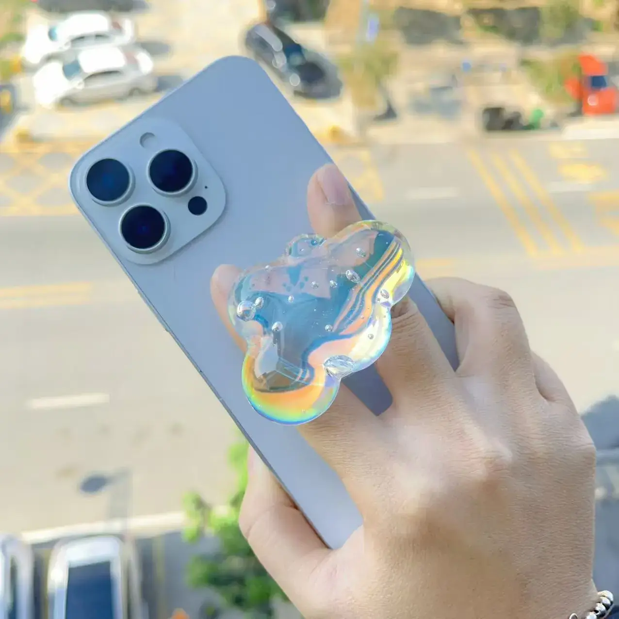 Three-Dimensional Bubble Cloud Airbag Brackets for Mobile Phone - Image 3