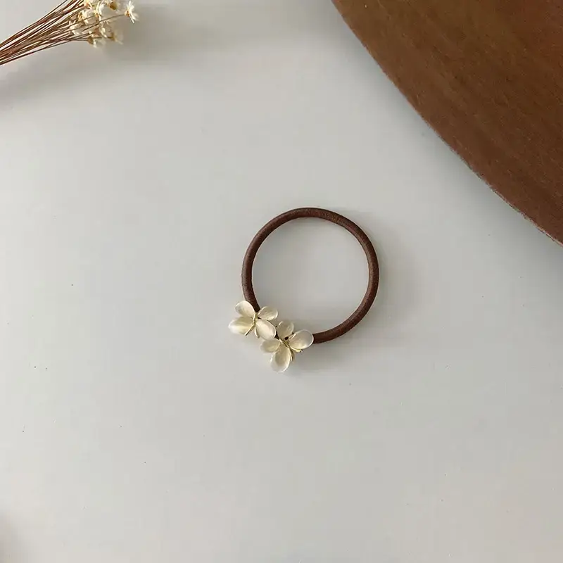 Small Flower Cat's Eye Stone Rope for Women - Image 2