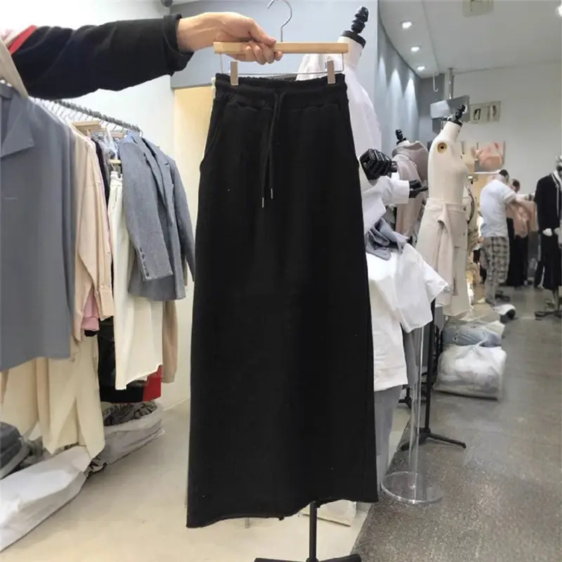 Korean Dongdaemun 2026 Solid Color Slit Skirt - Image 5