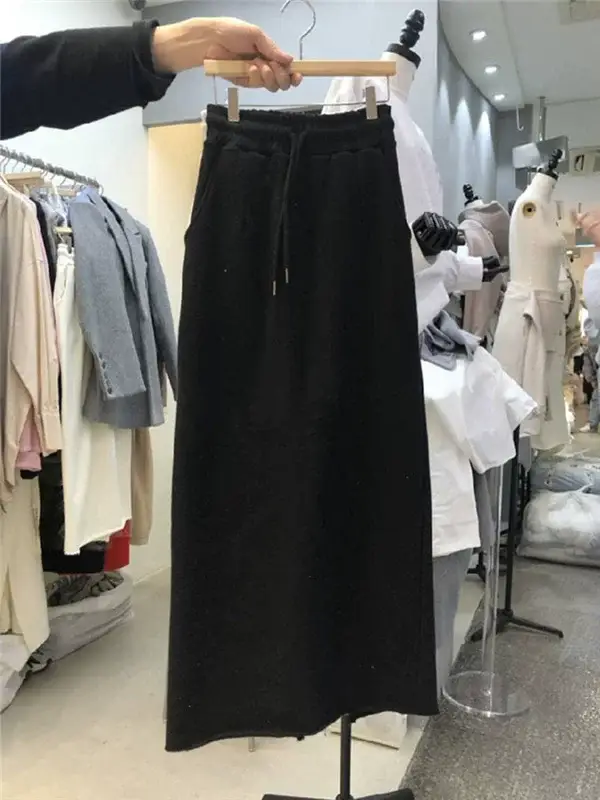 Korean Dongdaemun 2026 Solid Color Slit Skirt — feature 14