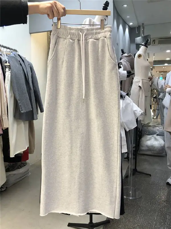 Korean Dongdaemun 2026 Solid Color Slit Skirt - Image 3