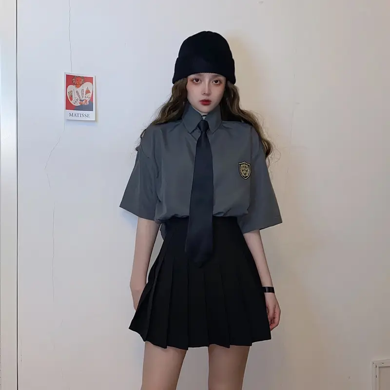2021 Women's Gray Short Sleeve Collar Shirt with Black Tie & Badge — feature 12