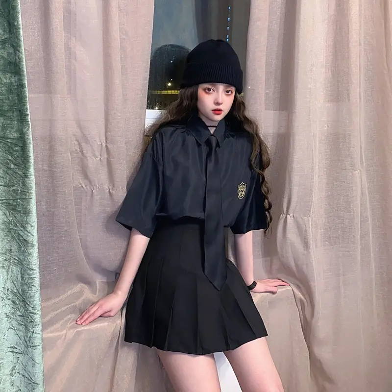 2021 Women's Gray Short Sleeve Collar Shirt with Black Tie & Badge — feature 21
