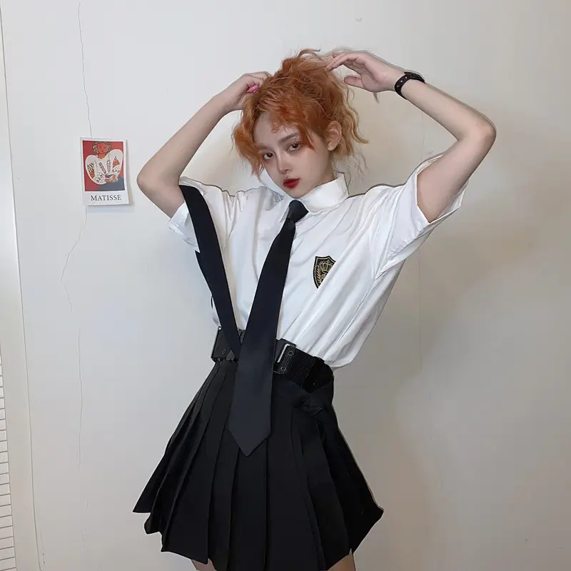 2021 Women's Gray Short Sleeve Collar Shirt with Black Tie & Badge — feature 7