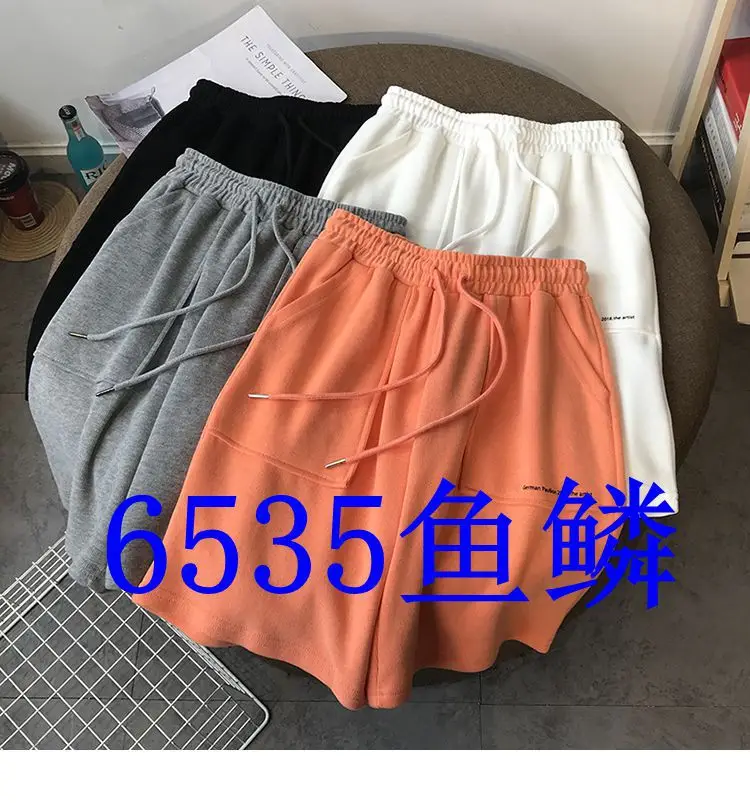 Women Printed Shorts Light Grey Casual Mid-Pants — feature 2