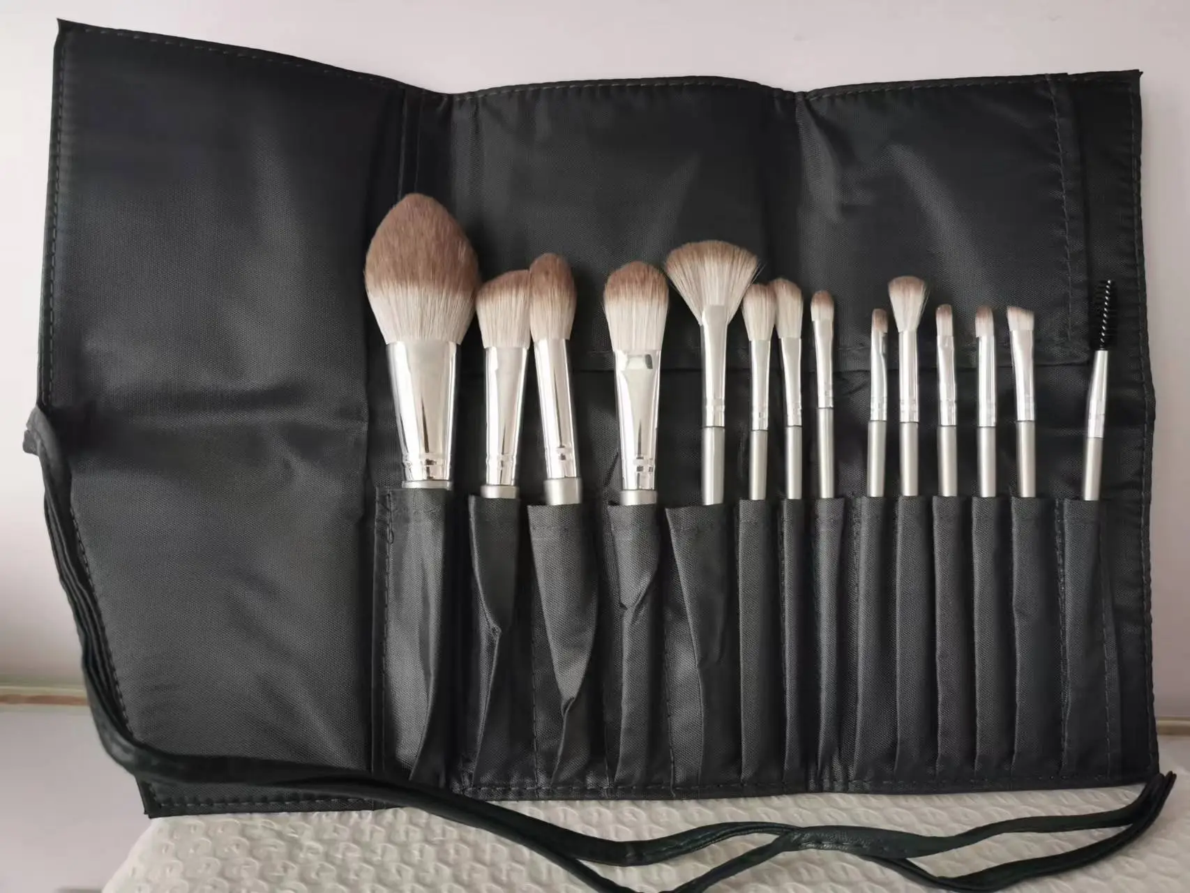 14-Piece Makeup Brush Set for Flawless Looks - Image 3