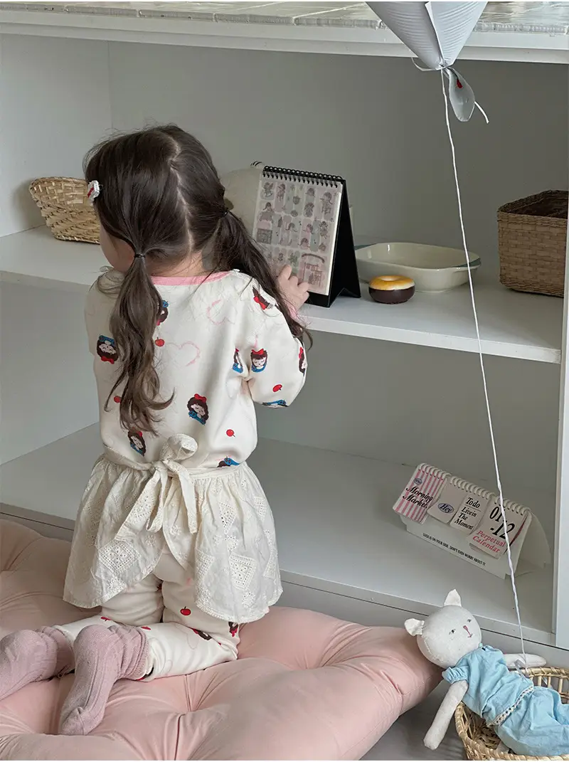 Anmeiya Children's Polka Dot Pajamas Set — feature 11
