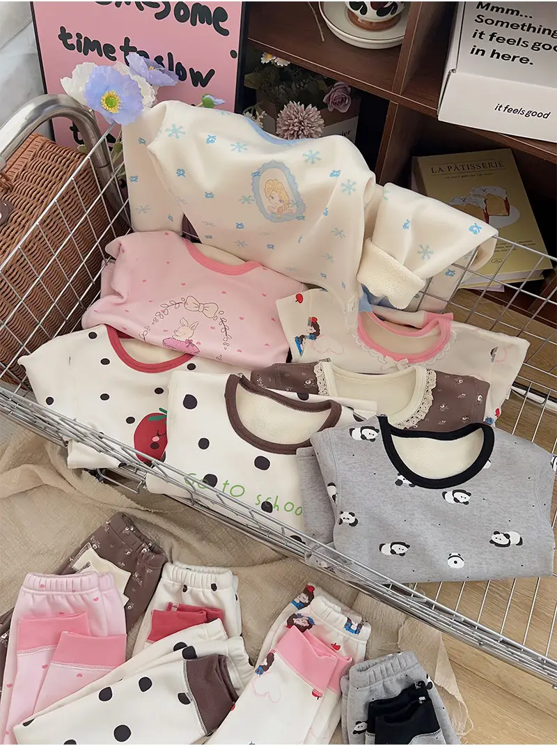 Anmeiya Children's Polka Dot Pajamas Set — feature 17