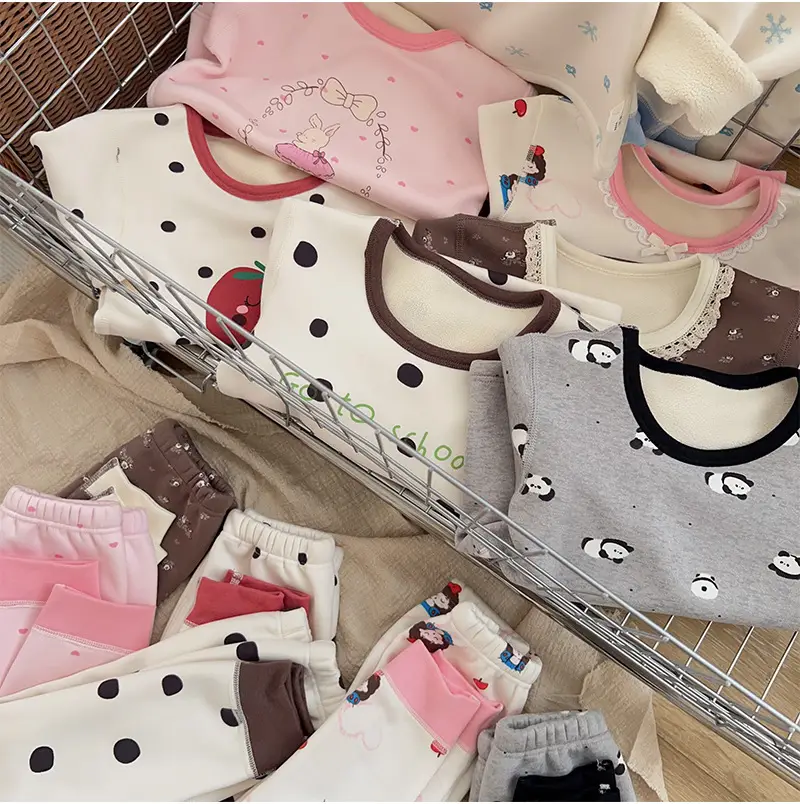 Anmeiya Children's Polka Dot Pajamas Set — feature 19