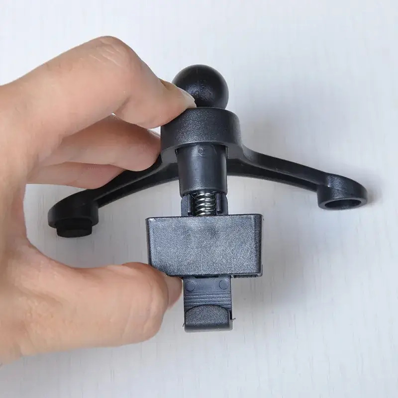 360 Degree Rotating Car Air Outlet Bracket - Image 5